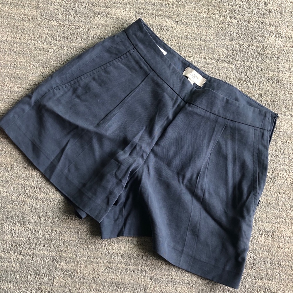 🔮5 for 💲30 Loft pleated soft shorts